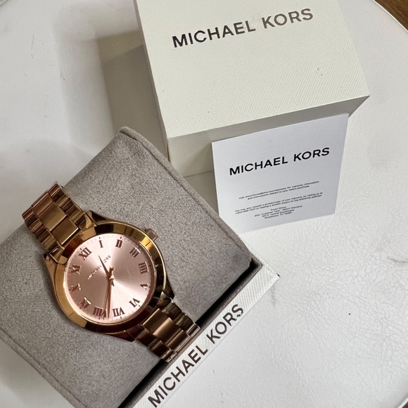 ROSE GOLD MICHAEL KORS WATCH - Picture 2 of 2